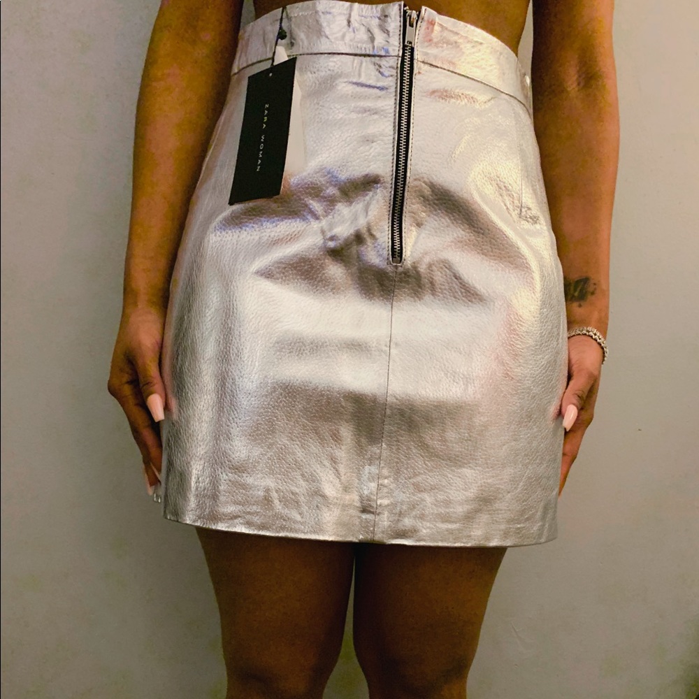 Metallic leather silver Zara zip front skirt